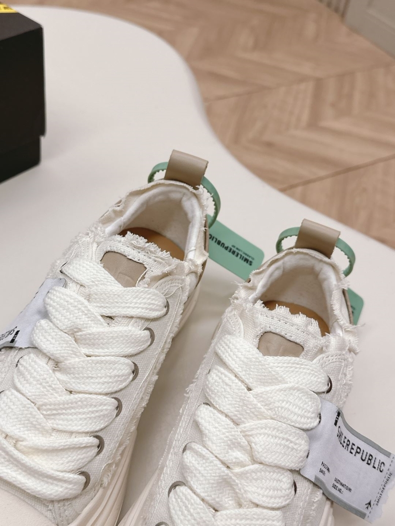 Smilerepublic Canvas Shoes